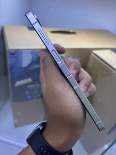SAMSUNG Z Flip 612GB/256Gស្អាត99%