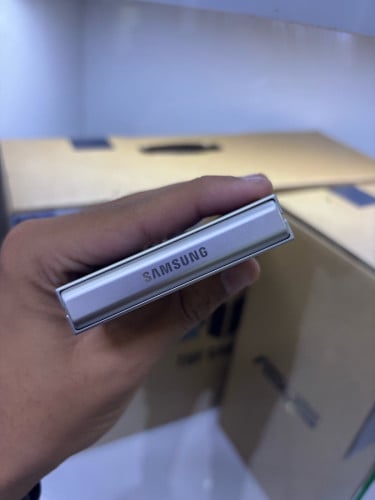 SAMSUNG Z Flip 612GB/256Gស្អាត99%