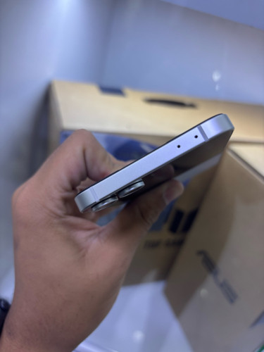 SAMSUNG Z Flip 612GB/256Gស្អាត99%