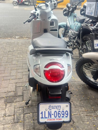 Scoopy 2025 សោរ​ ក្រុមហ៊ុន​ នៅស្អាត017 8888 25. 070 6666 16