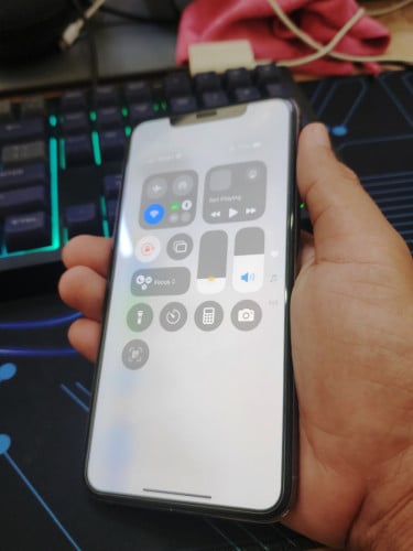 Sell I phone xs Max gold ដាក់sim2