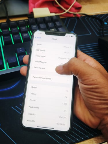 Sell I phone xs Max gold ដាក់sim2