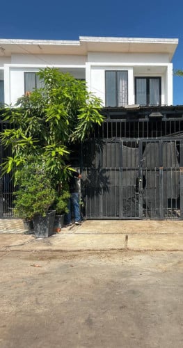 Town House for rent in a quiet location / ផ្ទះជួលក្នុងទីប្រជុំជន ស្ថិតនៅទីតាំងស្ងប់ស្ងាត់