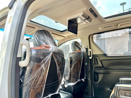 TOYOTA ALPHARD 2012 Full Option ពណ៌ស ក្នុងខ្មៅ