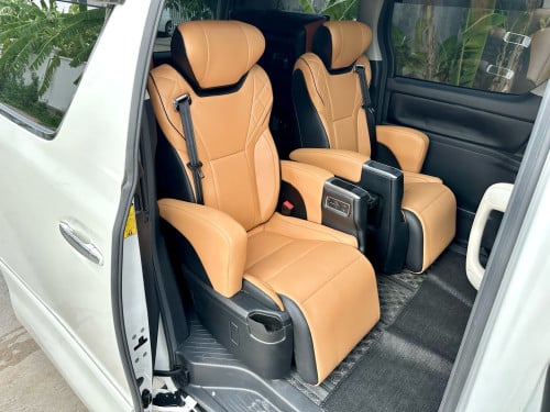 TOYOTA ALPHARD 2012 Full Option ពណ៌ស ក្នុងខ្មៅ