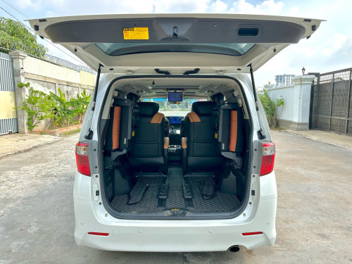 TOYOTA ALPHARD 2012 Full Option ពណ៌ស ក្នុងខ្មៅ