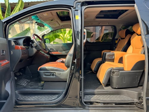 TOYOTA ALPHARD 2012 Full Option ពណ៌ខ្មៅ ក្នុងខ្មៅ(Sunroof)