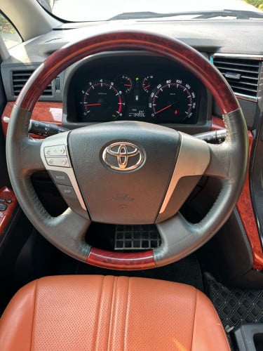 TOYOTA ALPHARD 2012 Full Option ពណ៌ខ្មៅ ក្នុងខ្មៅ(Sunroof)