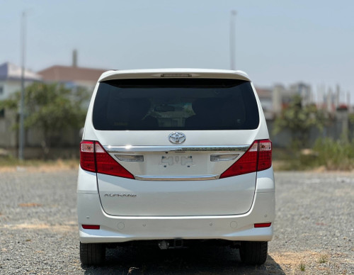 TOYOTA ALPHARD 2012 G-Option ពណ៌ស ក្នុងលឿង