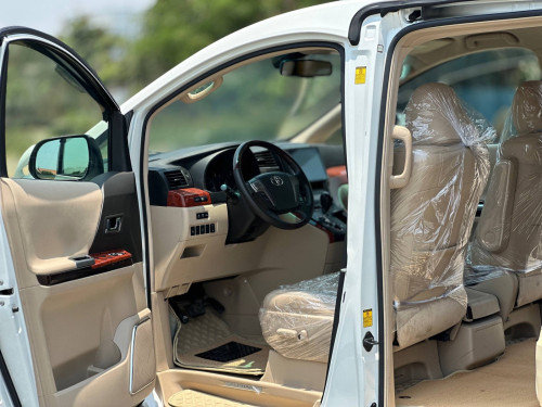 TOYOTA ALPHARD 2012 G-Option ពណ៌ស ក្នុងលឿង