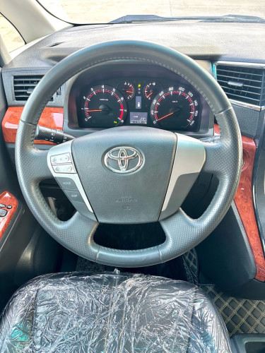 TOYOTA ALPHARD 2014 HF ពណ៌ស ក្នុងខ្មៅ