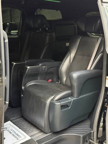 Toyota ALPhard V4 2018 ឡេីង​ស៊េរី​ 2025 Full option