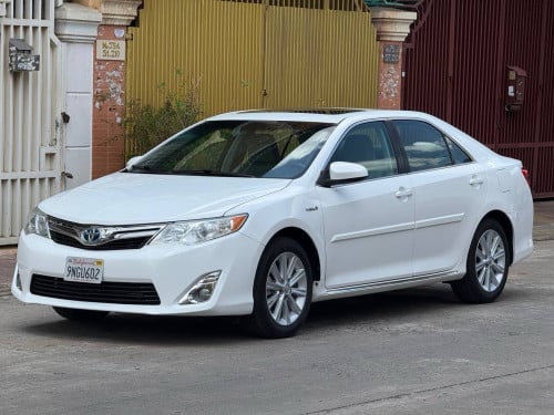 Toyota Camry XLE Hybrid 013 ឡានកាលី​