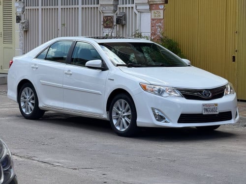 Toyota Camry XLE Hybrid 013 ឡានកាលី​