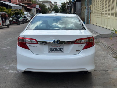 Toyota Camry XLE Hybrid 013 ឡានកាលី​