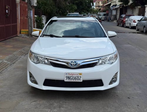 Toyota Camry XLE Hybrid 013 ឡានកាលី