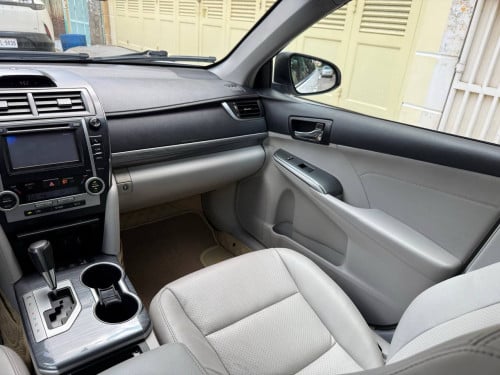 Toyota Camry XLE Hybrid 013 ឡានកាលី​