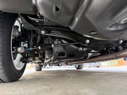 Toyota Camry XLE Hybrid 013 ឡានកាលី​