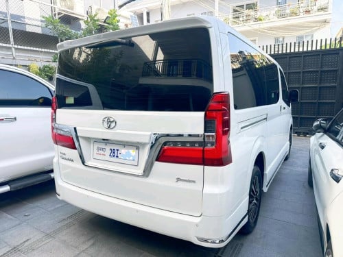 Toyota granvia 2020 V6 Full option