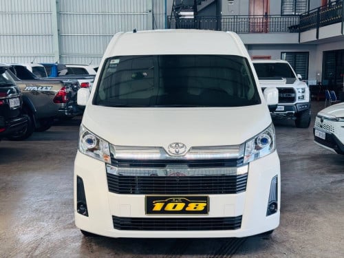 Toyota Hiace 2025 សាំង ឆ្វេងសុីនប្រភេទខ្លាញ់គោ
