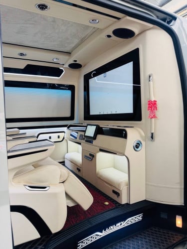 Toyota Hiace 2025 សាំង ឆ្វេងសុីនប្រភេទខ្លាញ់គោ