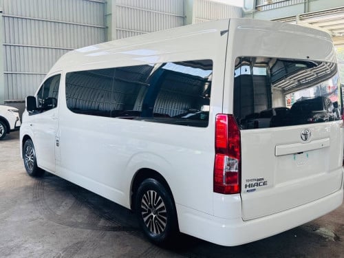 Toyota Hiace 2025 សាំង ឆ្វេងសុីនប្រភេទខ្លាញ់គោ