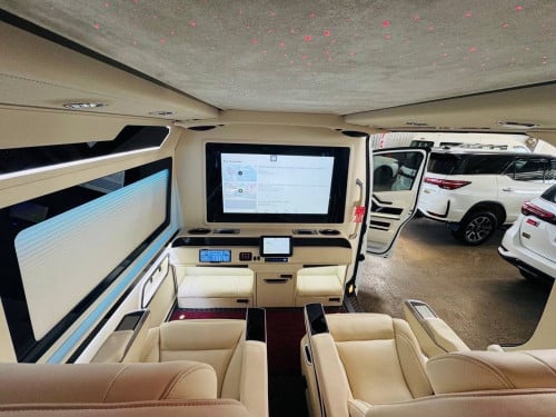Toyota Hiace 2025 សាំង ឆ្វេងសុីនប្រភេទខ្លាញ់គោ