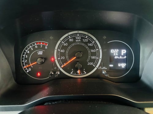 Toyota Hiace 2025 សាំង ឆ្វេងសុីនប្រភេទខ្លាញ់គោ