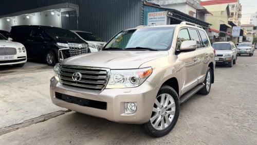 Toyota Land Cruiser VIP  ពណ៍ទឹកមាសខ្ចី ⛽️ V8 4.6L ( ម៉ាស៊ីនម៉ាស៊ូត)