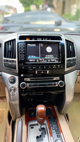 Toyota Land Cruiser VIP  ពណ៍ទឹកមាសខ្ចី ⛽️ V8 4.6L ( ម៉ាស៊ីនម៉ាស៊ូត)