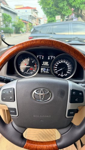 Toyota Land Cruiser VIP  ពណ៍ទឹកមាសខ្ចី ⛽️ V8 4.6L ( ម៉ាស៊ីនម៉ាស៊ូត)