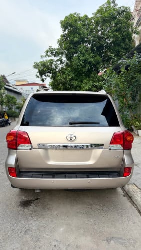 Toyota Land Cruiser VIP  ពណ៍ទឹកមាសខ្ចី ⛽️ V8 4.6L ( ម៉ាស៊ីនម៉ាស៊ូត)