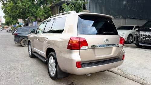 Toyota Land Cruiser VIP  ពណ៍ទឹកមាសខ្ចី ⛽️ V8 4.6L ( ម៉ាស៊ីនម៉ាស៊ូត)