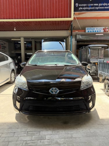 TOYOTA Prius 2012 ពណ៌​ ខ្មៅ​​ 125958 Miles សុីនតម្លៃ​ ពិសេស​ 18200$