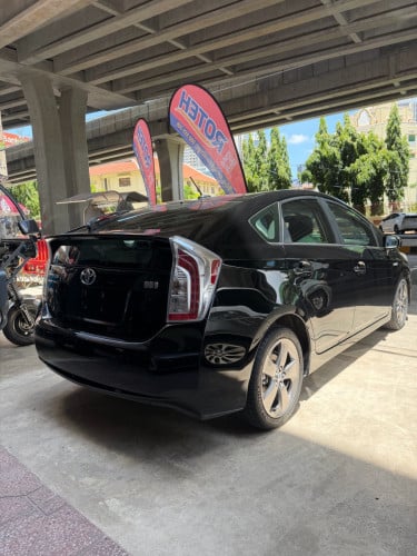 TOYOTA Prius 2012 ពណ៌​ ខ្មៅ​​ 125958 Miles សុីនតម្លៃ​ ពិសេស​ 18200$