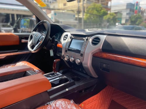 Toyota Tondtra 2015