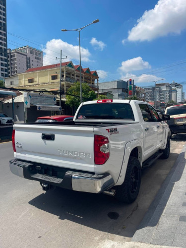 Toyota Tondtra 2015
