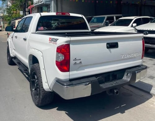 Toyota Tundra ឆ្នាំ2015 ក្រដាសពន្ធ ប៉ុង2 ទឹកថ្នាំហ្ស៊ីន1ជុំ