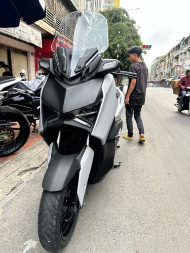 XMAX250