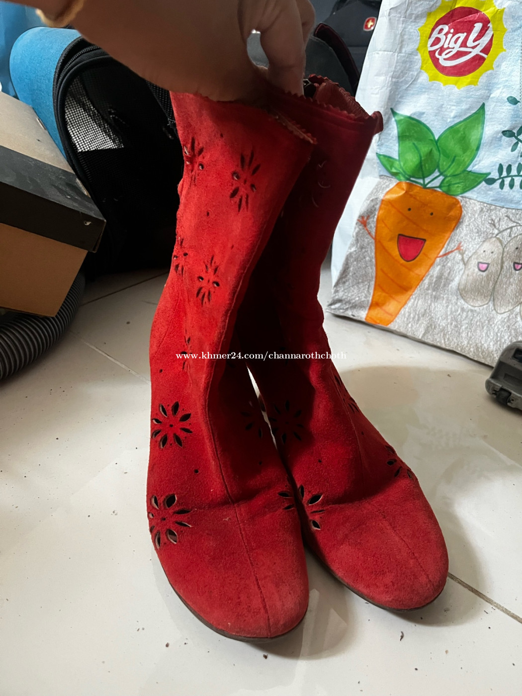 ស្បែកជើងកែង