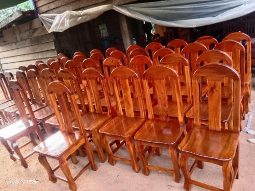 កៅអីឈើតាសេក