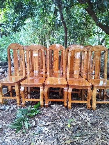 កៅអីឈើតាសេក