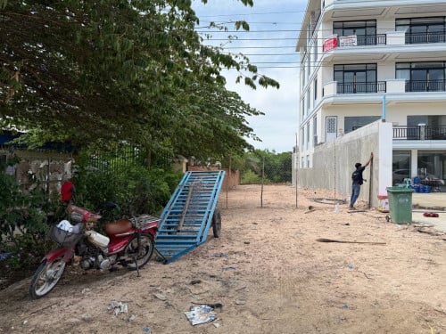ដីលក់ ជិតភ្នំរាប