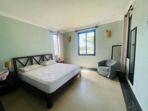 ផ្ទះលំហែរជាប់ទឹក ក្រុងកំពត