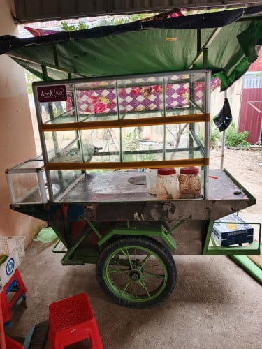 រ៉ូម៉ក់ និងម៉ូតូ លក់
