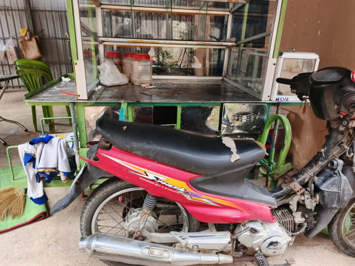 រ៉ូម៉ក់ និងម៉ូតូ លក់