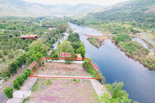 ដីសម្រាប់រីសត នៅទឹកឈូ