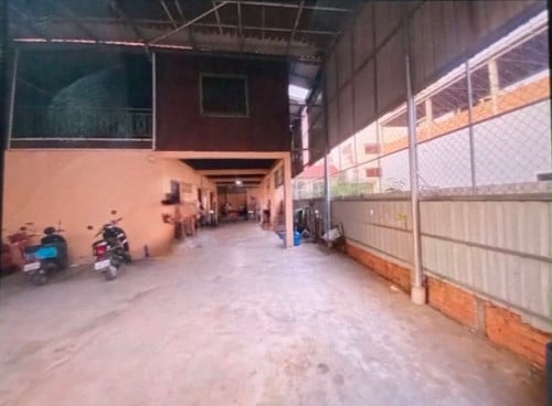 ផ្ទះជួល ឈើលើថ្មក្រោម