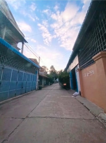 ផ្ទះជួល ឈើលើថ្មក្រោម