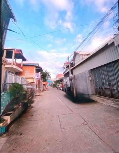 ផ្ទះជួល ឈើលើថ្មក្រោម